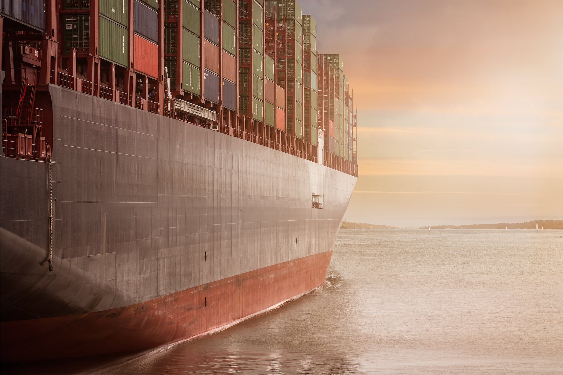 Export. Method to select a distributor.