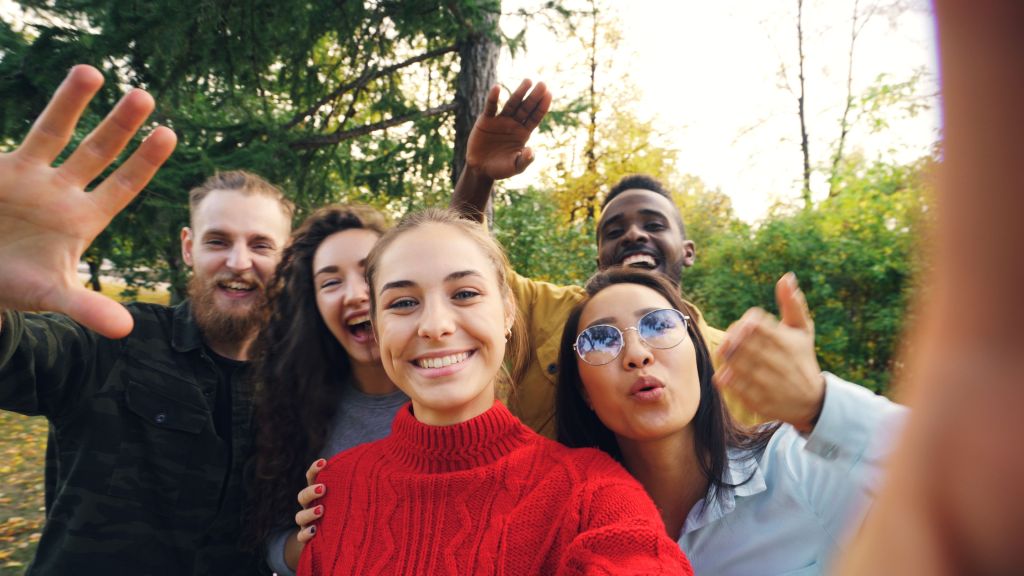 MBA students enjoying an intercultural experience together